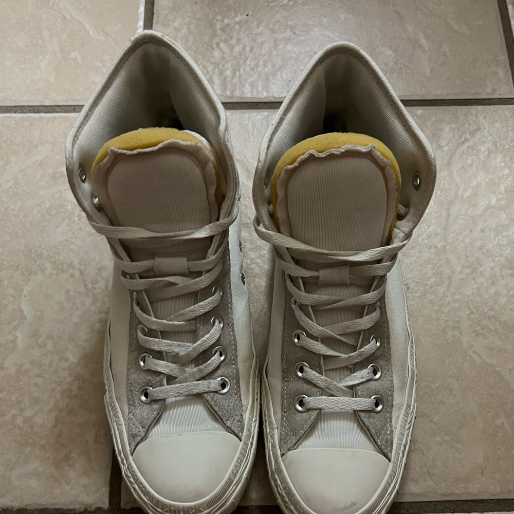 Chunky high rise converse cream color 11w